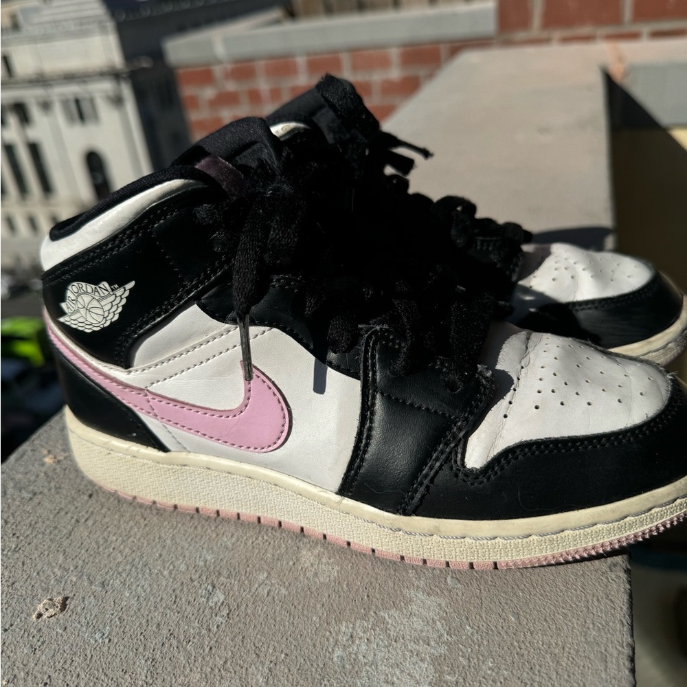 Nike Air Jordon 1 Mid Rare Arctic Lilac Pink